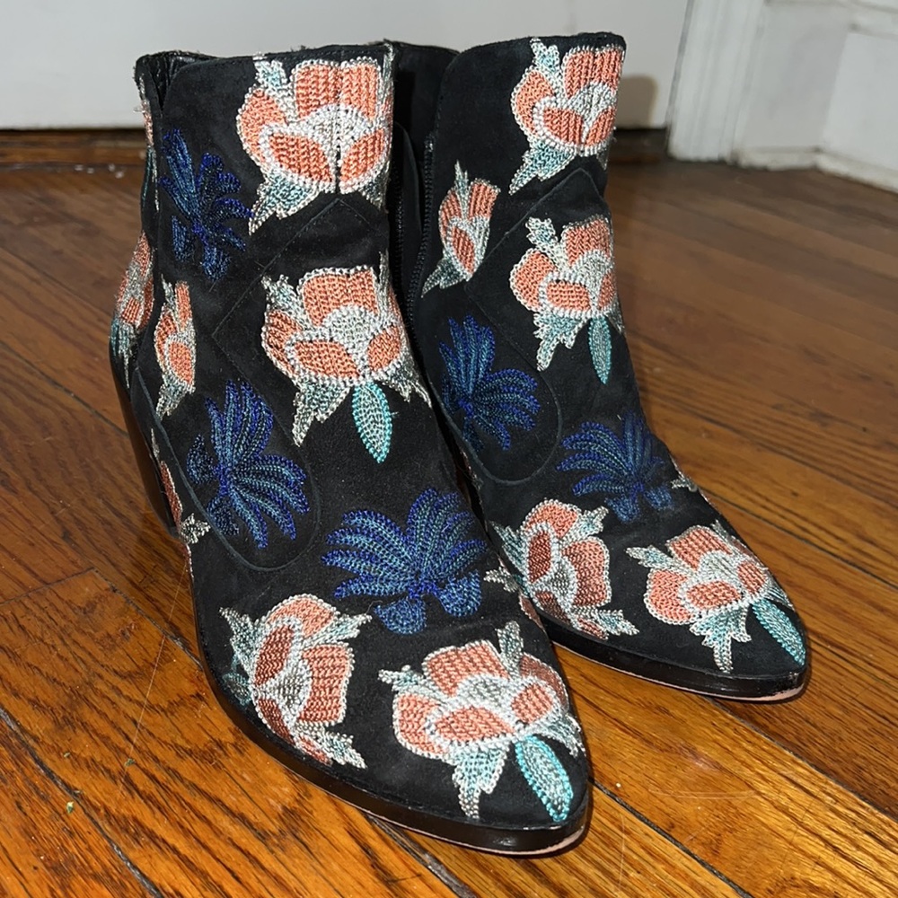 Floral embroidered ankle boots